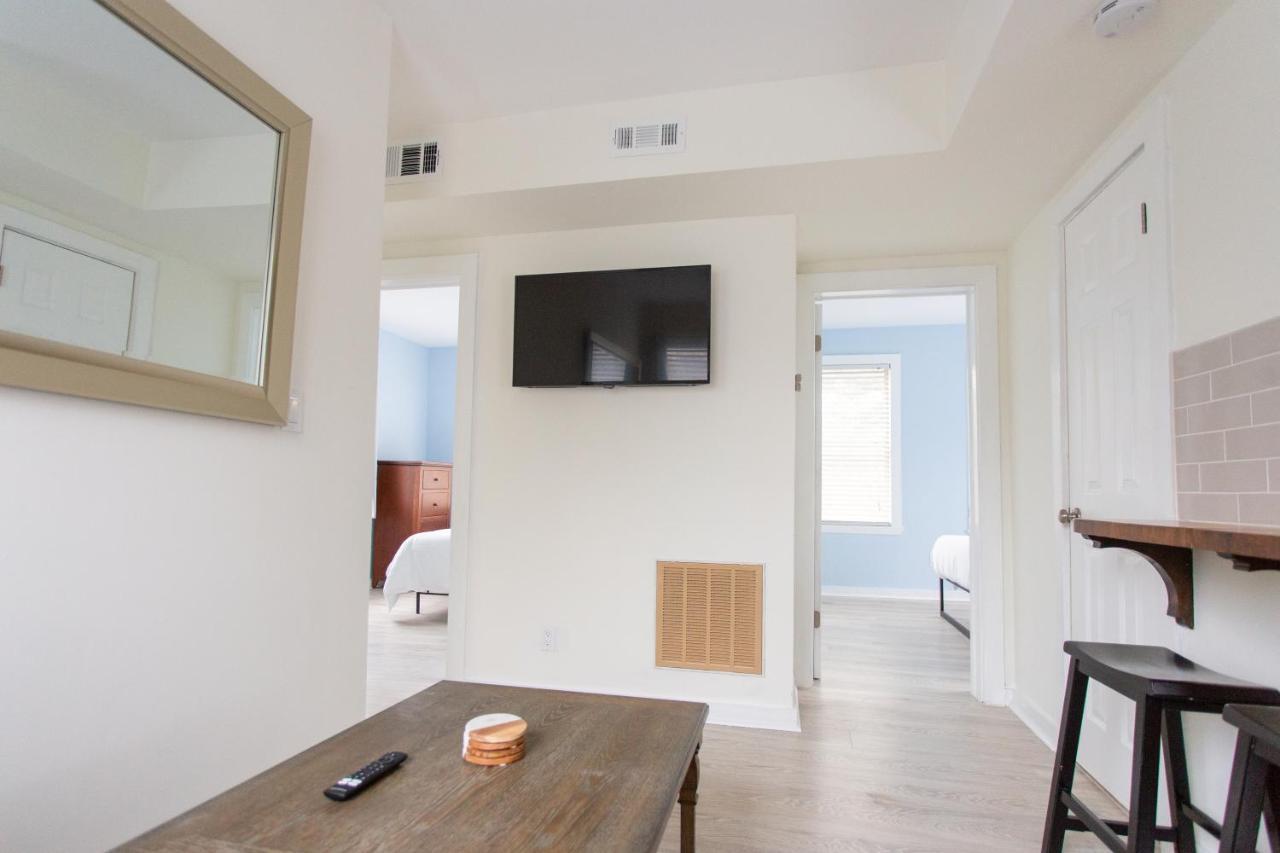 Central & Comfortable Home Walk To The Beach! Jacksonville Beach Eksteriør bilde
